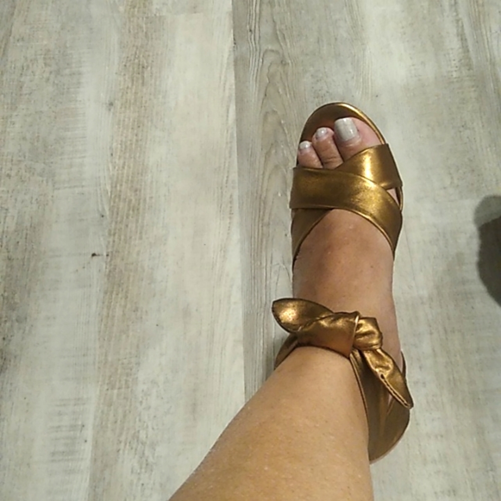 Michael kors Bronze color wrap wedge shoes. Size6.5 M